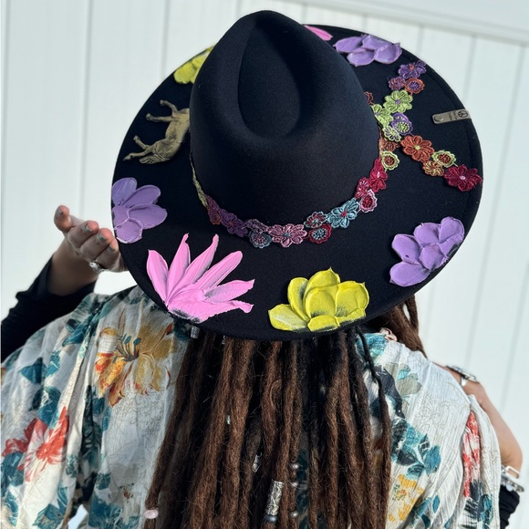 Hand painted hat - Picture 5 of 8